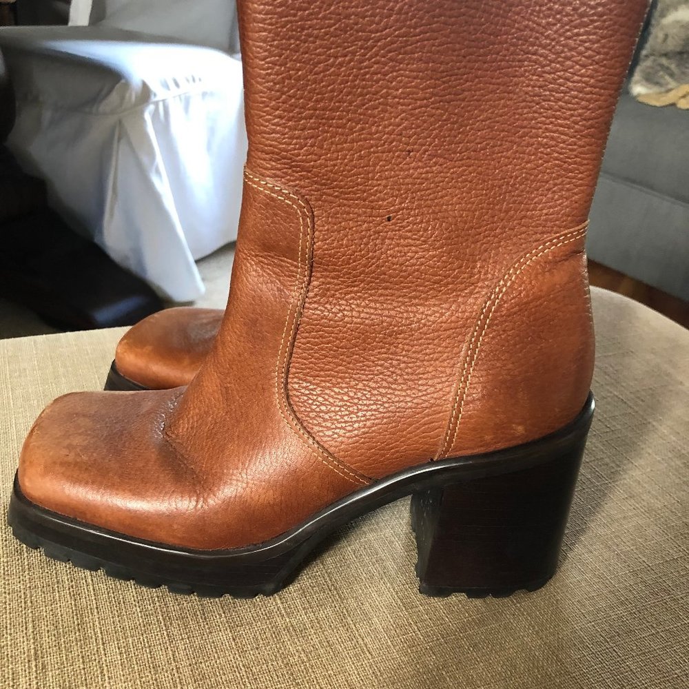 Sundancer Leather vintage wedge heel bootie